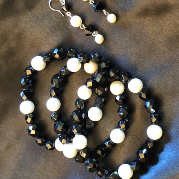 Bracelet / Matching Drop Earrings Set by WHBM - Picture 2 of 3